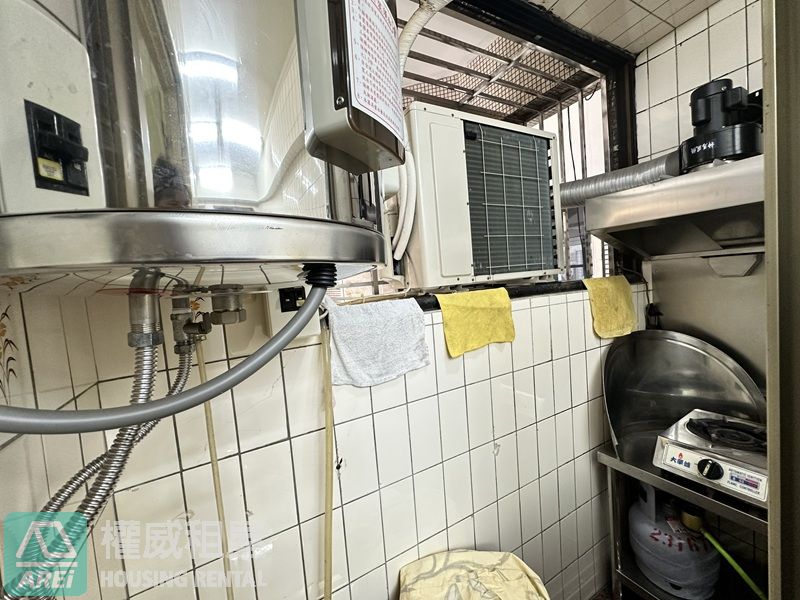 六合夜市自立路上2樓辦公室