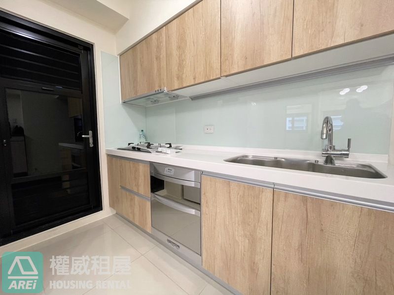 高大特區崑庭馥御全新2+1平車可租補