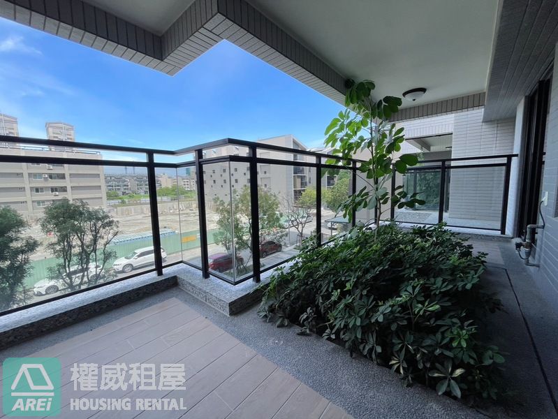 高大特區崑庭馥御全新2+1平車可租補