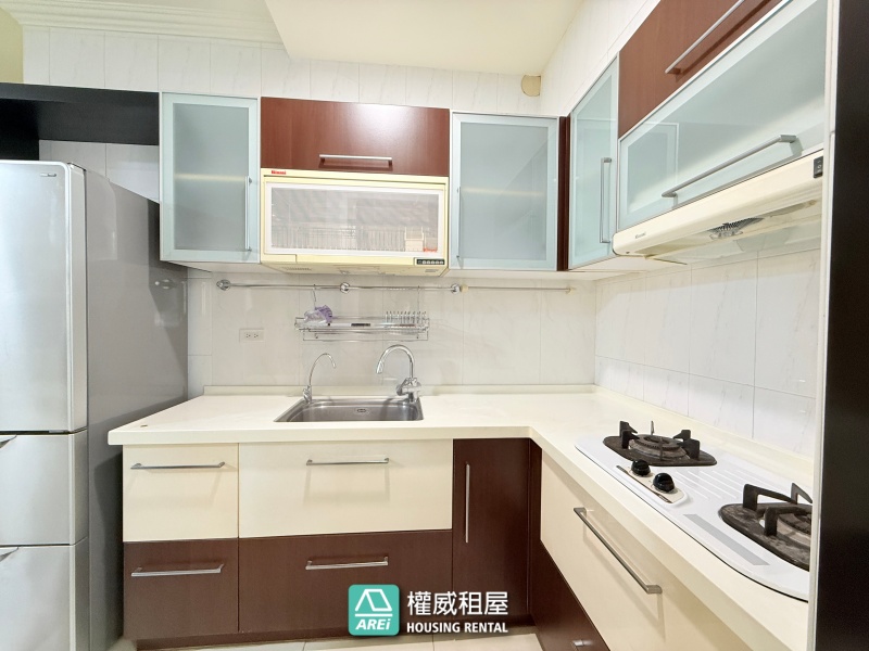 近美術館特區 輕軌旁｜悅讀工坊舒適3房