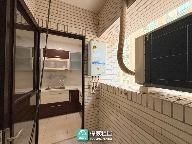 近美術館特區 輕軌旁｜悅讀工坊舒適3房