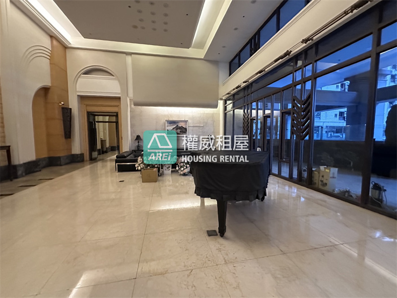 凹子底捷運旁｜堅山大世紀｜泳池｜質感大空間3+1房平車