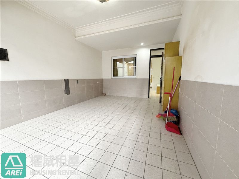 高雄車站後驛品味車墅