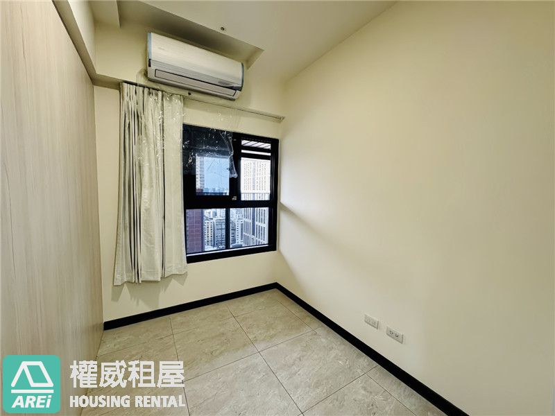 愛情河左岸｜全新高樓層純白景觀宅｜俯瞰愛河天際ｘ平面車位