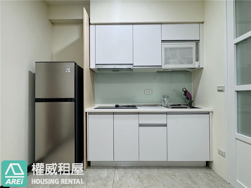 愛情河左岸｜全新高樓層純白景觀宅｜俯瞰愛河天際ｘ平面車位