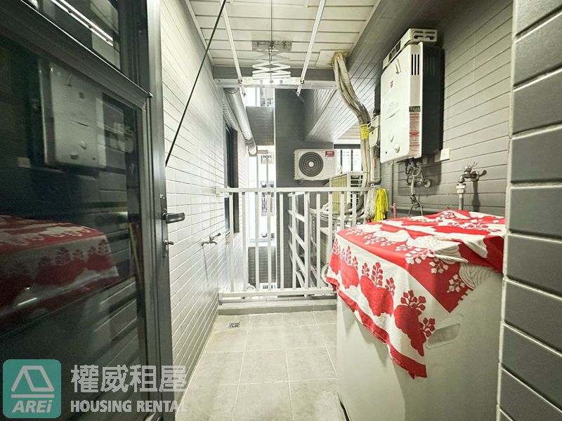 青埔MRT全民萬歲採光3房車位可租補