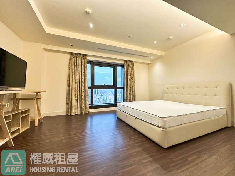愛河凱悅景觀四房雙主臥平車