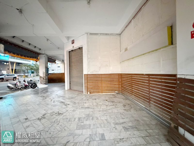 💥💥鼓山三角窗店面｜黃金店面賺錢店面｜輕軌捷運💥💥
