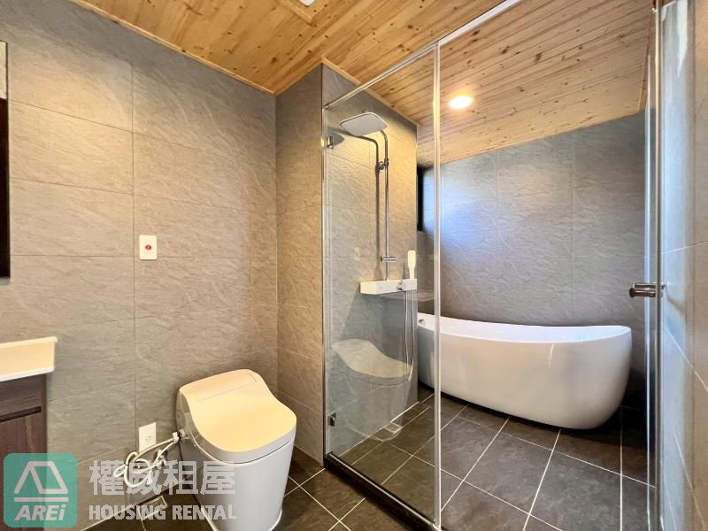 🌳蓮池潭巨蛋|心儀大空間3房平車|高潭市2