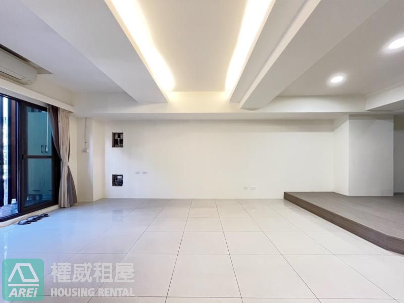左營高鐵特區｜新光CITY｜寬敞樓中樓3房平車