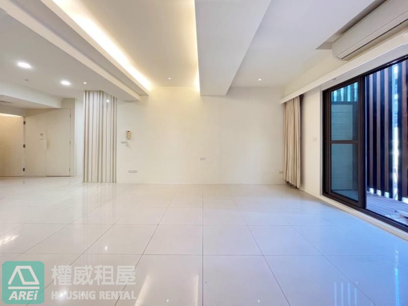 左營高鐵特區｜新光CITY｜寬敞樓中樓3房平車