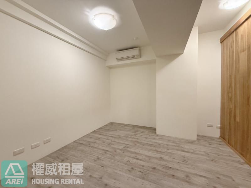 左營高鐵特區｜新光CITY｜寬敞樓中樓3房平車