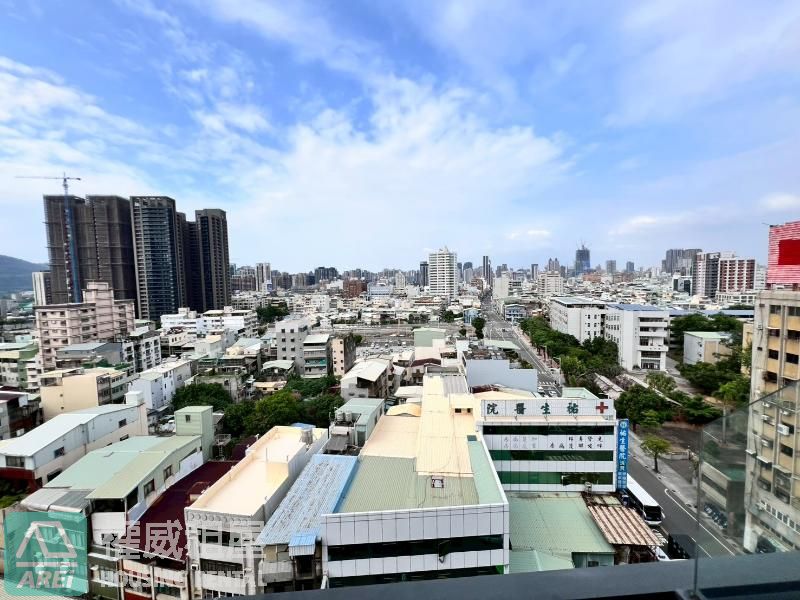 🏙️ R11近三塊厝|繁華之心・高雄站前・1+1房