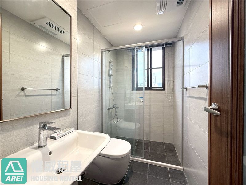 高雄車站匯視界 ✨ 全新白亮3房大空間｜平車可租補