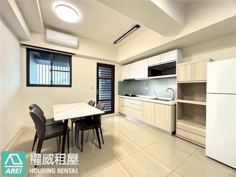 高雄車站匯視界 ✨ 全新白亮3房大空間｜平車可租補