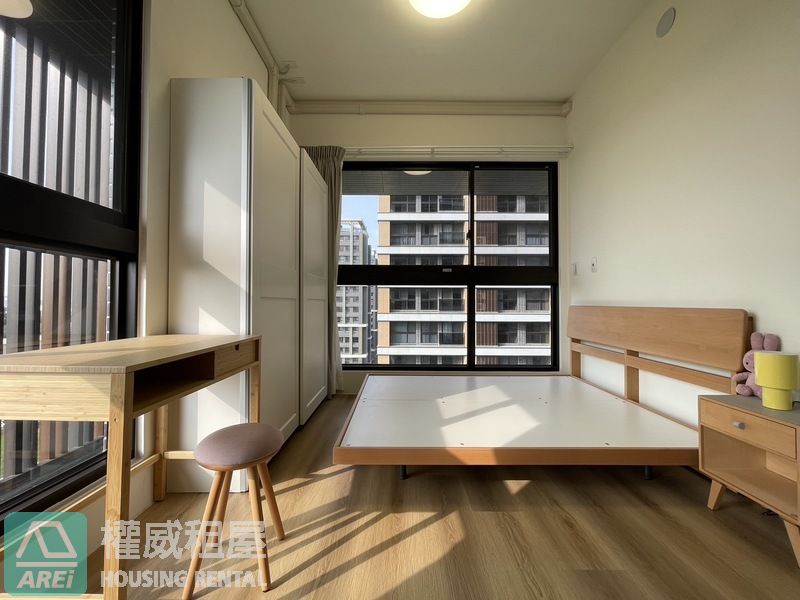 東區研森全新採光無印2+1房平車