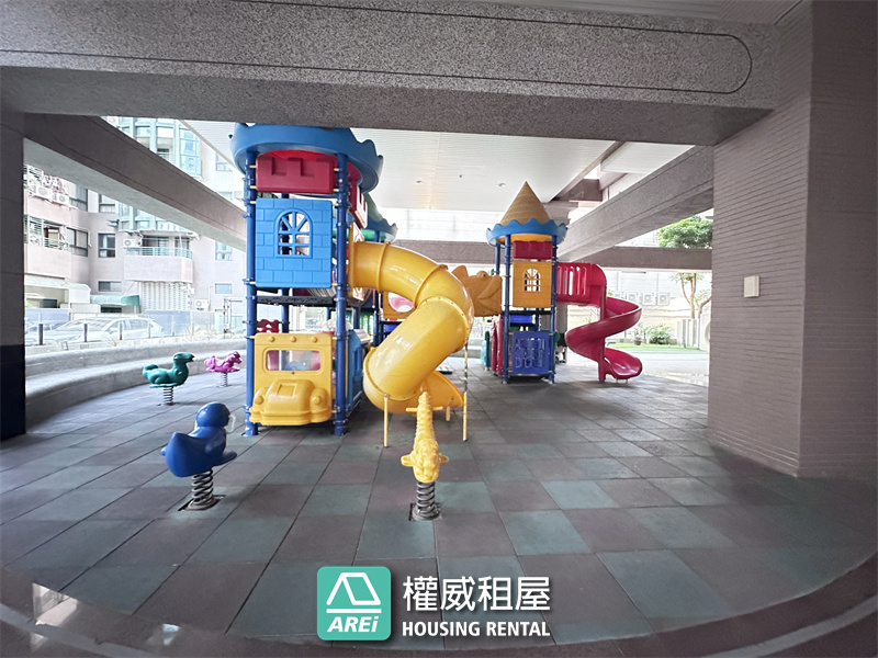 ✨凹子底捷運旁｜堅山大世紀｜泳池會館｜全新油漆＋全新冷氣｜質感大空間 3+1 房含平車✨