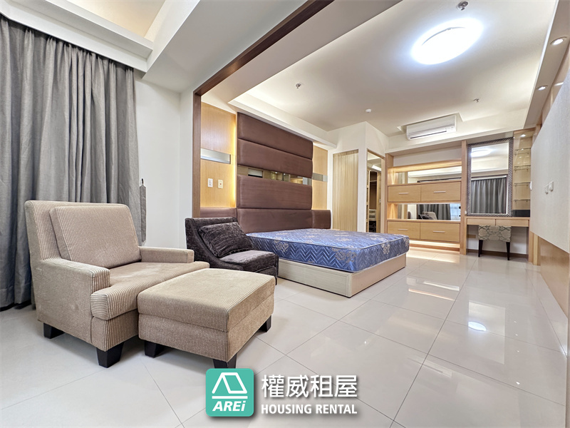 ✨凹子底捷運旁｜堅山大世紀｜泳池會館｜全新油漆＋全新冷氣｜質感大空間 3+1 房含平車✨