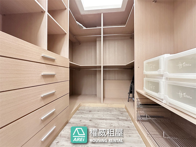 ✨凹子底捷運旁｜堅山大世紀｜泳池會館｜全新油漆＋全新冷氣｜質感大空間 3+1 房含平車✨