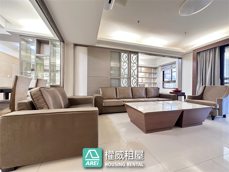 ✨凹子底捷運旁｜堅山大世紀｜泳池會館｜全新油漆＋全新冷氣｜質感大空間 3+1 房含平車✨