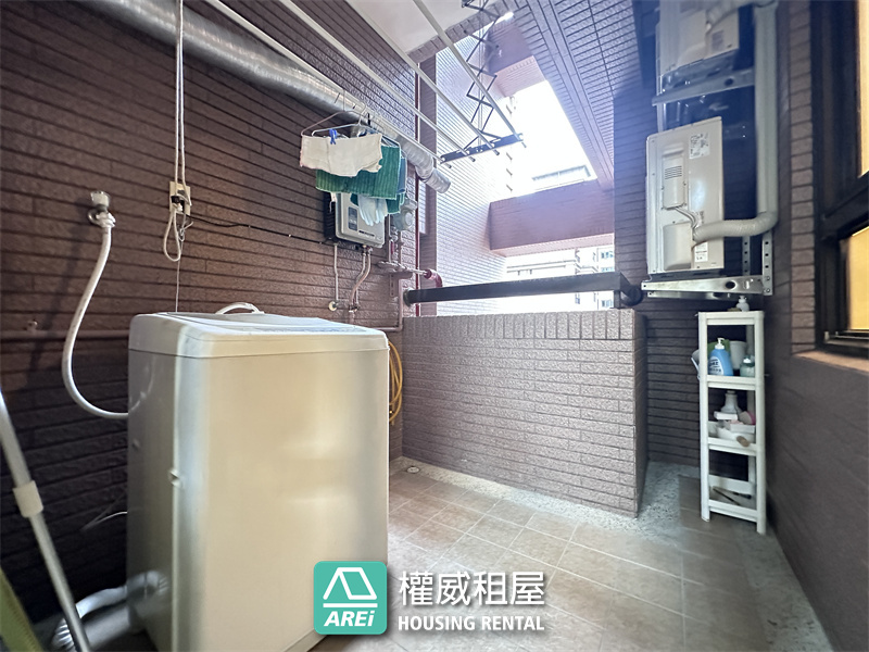 ✨凹子底捷運旁｜堅山大世紀｜泳池會館｜全新油漆＋全新冷氣｜質感大空間 3+1 房含平車✨