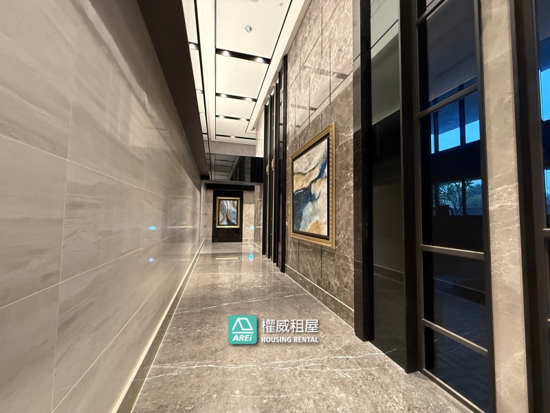 高大特區 崑庭馥御｜三房平車｜邊間高樓層