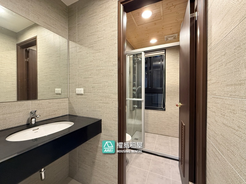 高大特區 崑庭馥御｜三房平車｜邊間高樓層