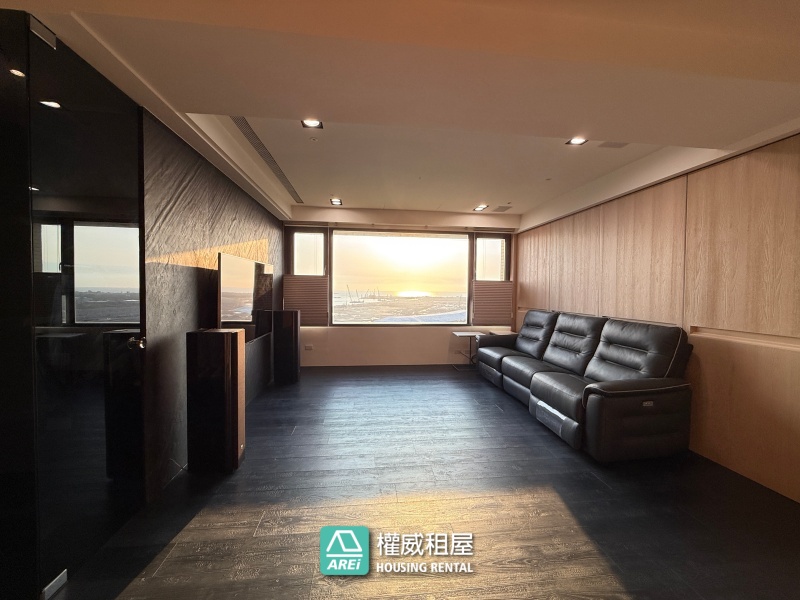 楠梓京城樂活｜絕美海景｜兩房大平車