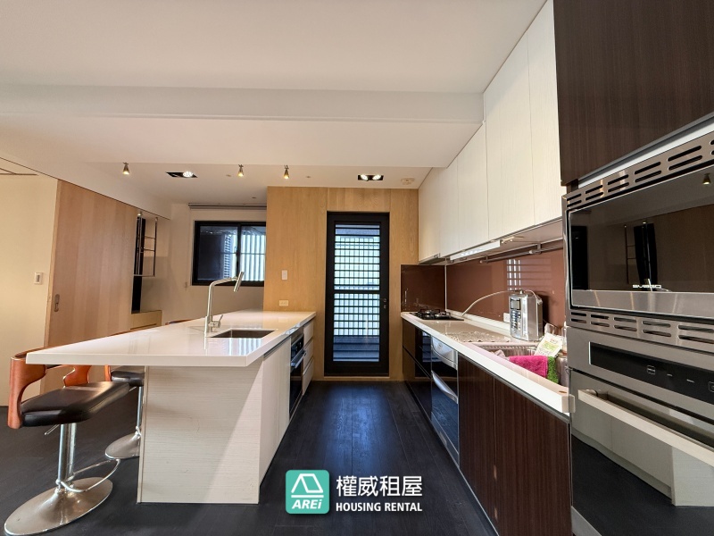 楠梓京城樂活｜絕美海景｜兩房大平車