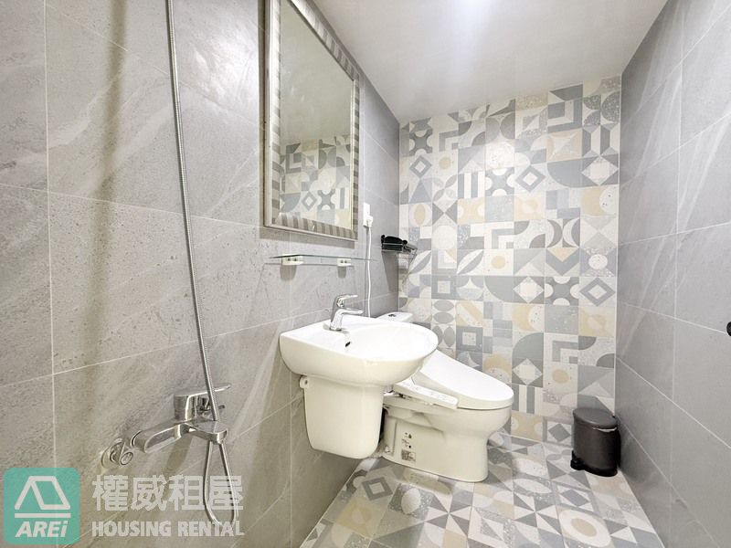 義華機能商圈卡第亞前後陽台採光大兩房車位