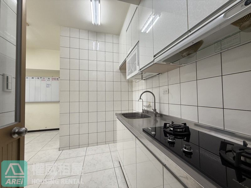 義華機能商圈卡第亞前後陽台採光大兩房車位