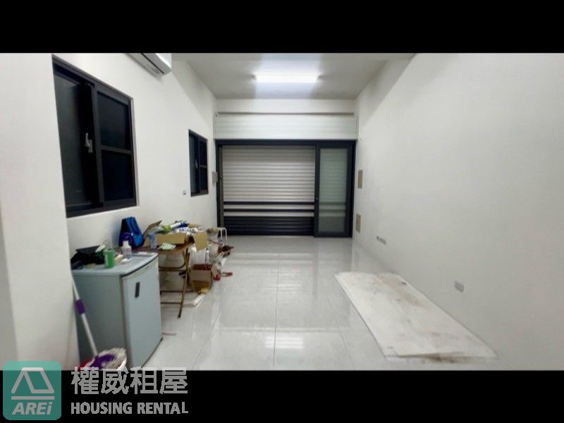 後驛商圈翻新透天金店面一樓