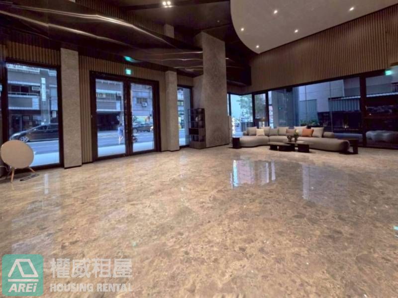 雙面採光x 可租補x 左營高鐵x 鑫悅|三鐵共構x 三房平車