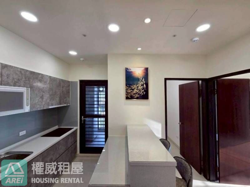 雙面採光x 可租補x 左營高鐵x 鑫悅|三鐵共構x 三房平車