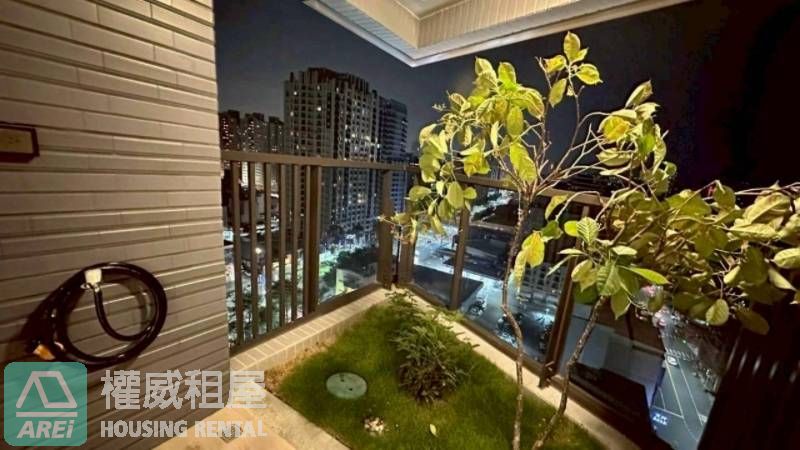 雙面採光x 可租補x 左營高鐵x 鑫悅|三鐵共構x 三房平車