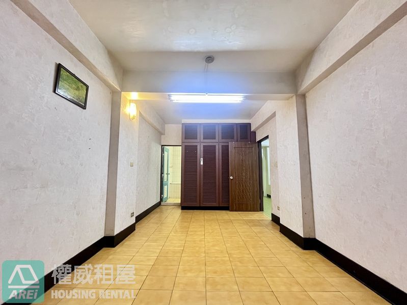 文化中心商圈｜稀有四房大坪數｜華廈電梯