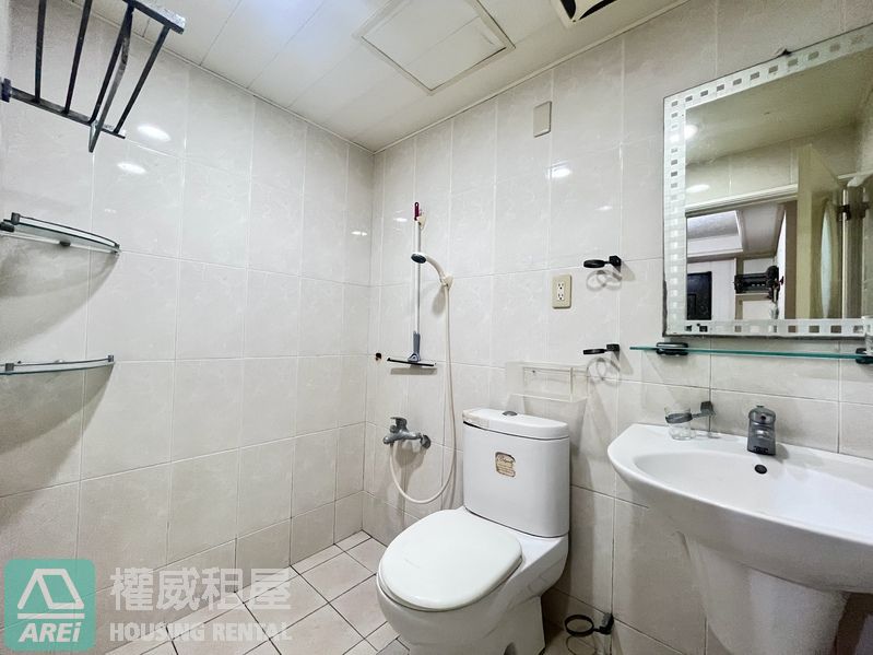 文化中心商圈｜稀有四房大坪數｜華廈電梯