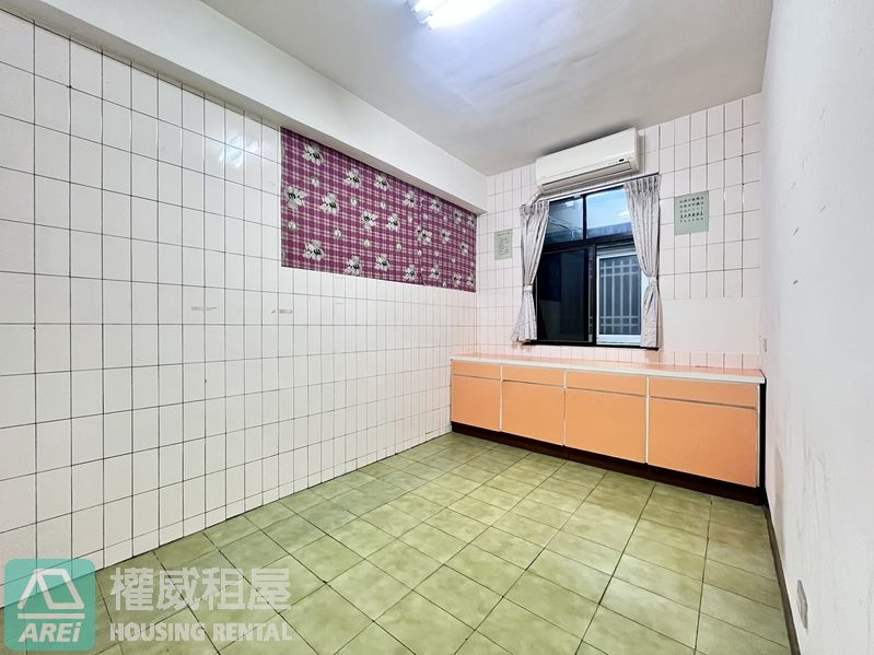 文化中心商圈｜稀有四房大坪數｜華廈電梯