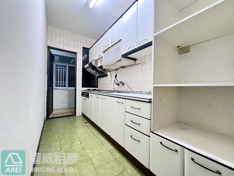 文化中心商圈｜稀有四房大坪數｜華廈電梯