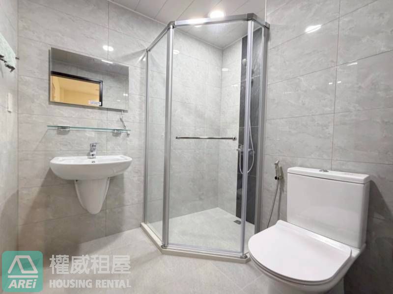 高大特區| 華雄交響曲| 河畔首排| 全新兩房平車含管