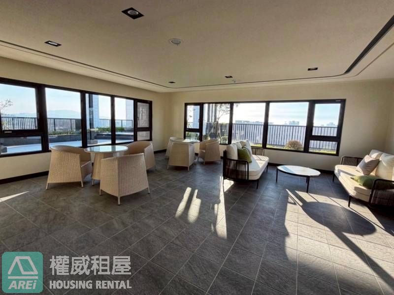 高大特區| 華雄交響曲| 河畔首排| 全新兩房平車含管