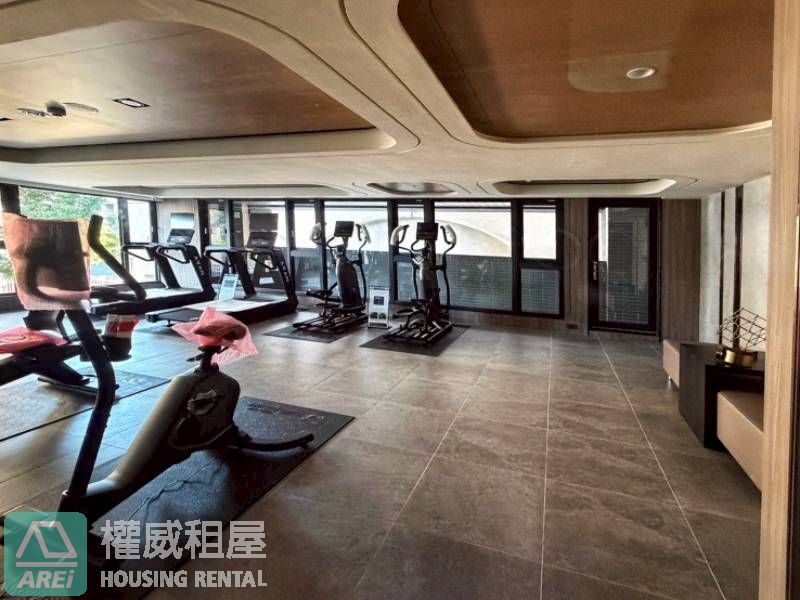 高大特區| 華雄交響曲| 河畔首排| 全新兩房平車含管