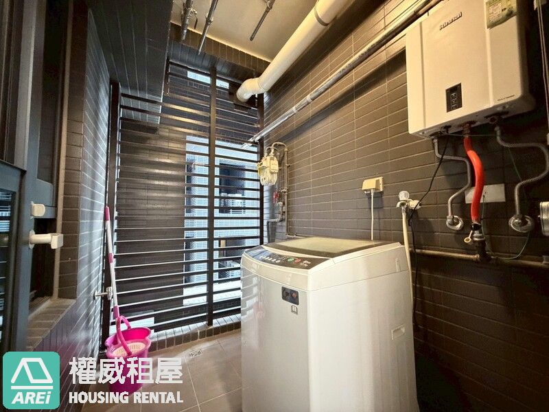 高大特區| 華雄交響曲| 河畔首排| 全新兩房平車含管