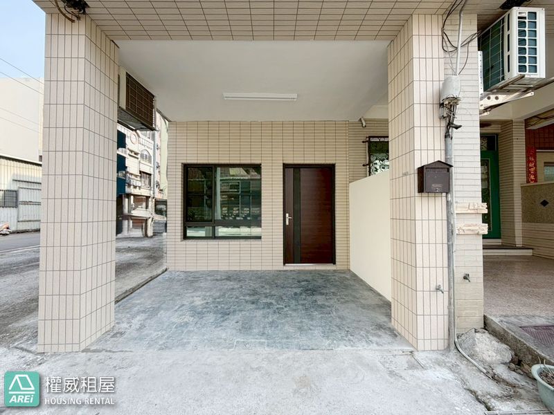 文華國小 | 鳳山翻新透天 | 7房4衛 |可租補可寵