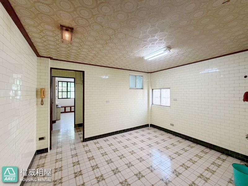 文華國小 | 鳳山翻新透天 | 7房4衛 |可租補可寵