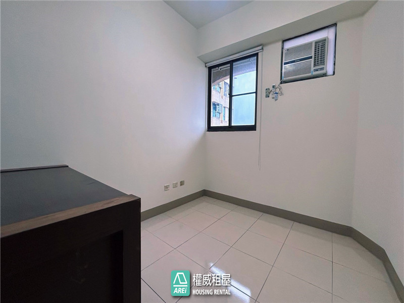 楠梓大四房空屋可寵家具可談