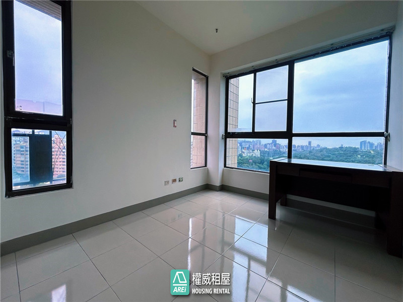 楠梓大四房空屋可寵家具可談