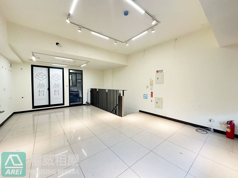 仁武大麗城八德商圈1+2樓金店面