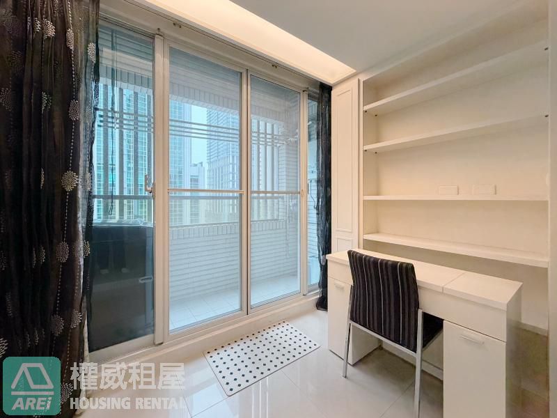 亞灣區三多商圈｜iHOME質感1大房