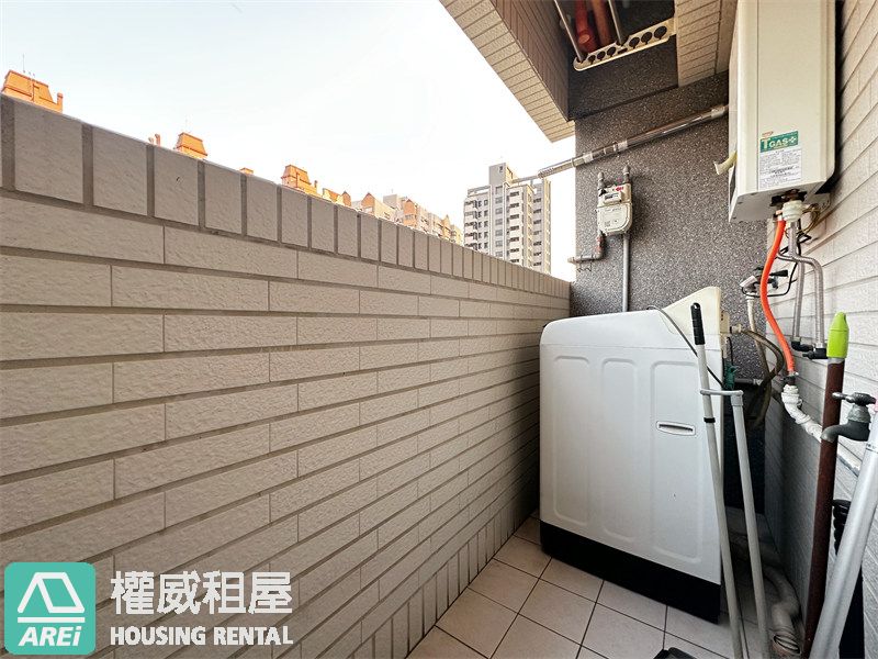 樹德家商｜輕軌站｜THE ONE．三樓晨光．留給生活一間剛剛好的兩房